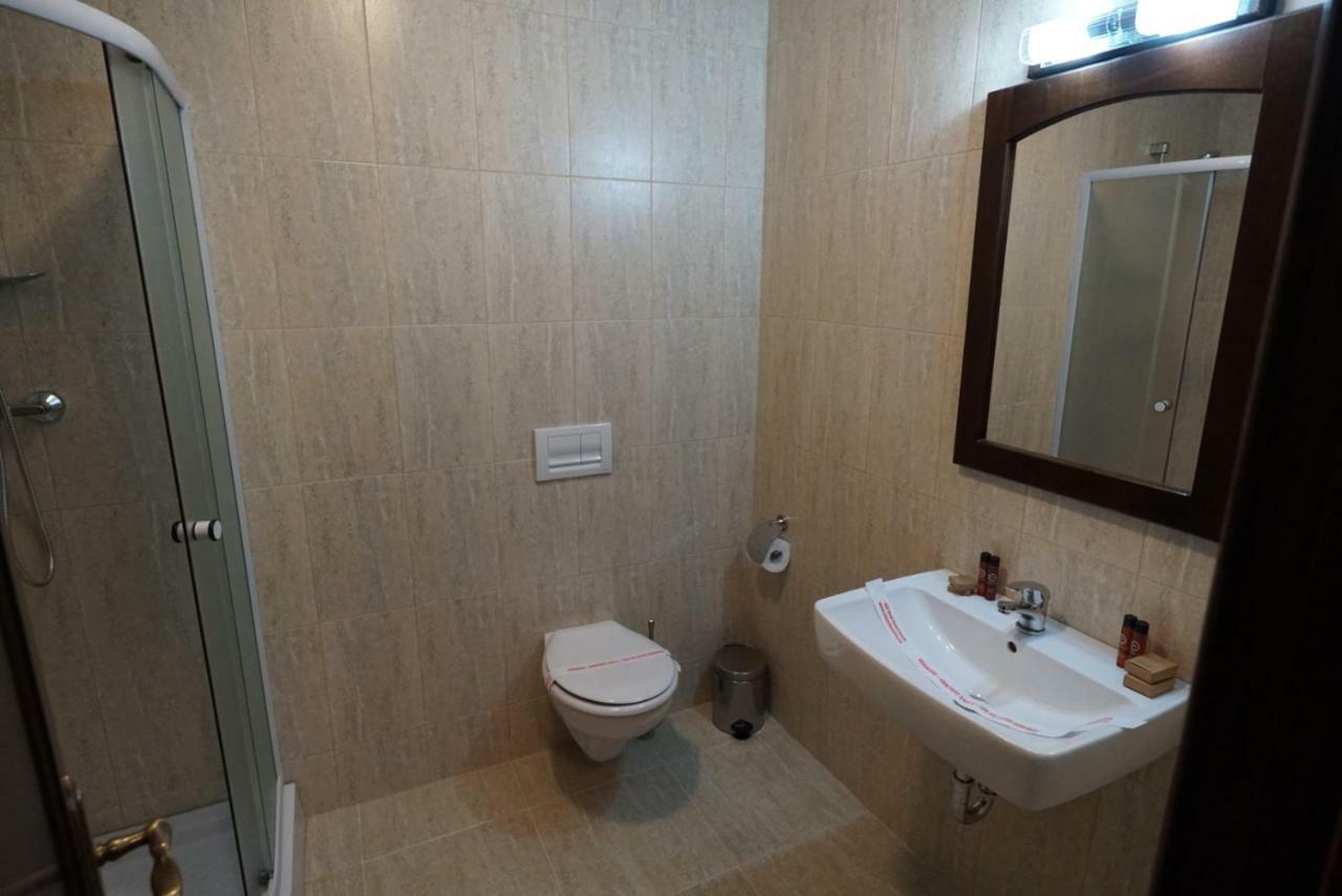 Hotel Conacul Lacurilor Băile Herculane Exterior foto