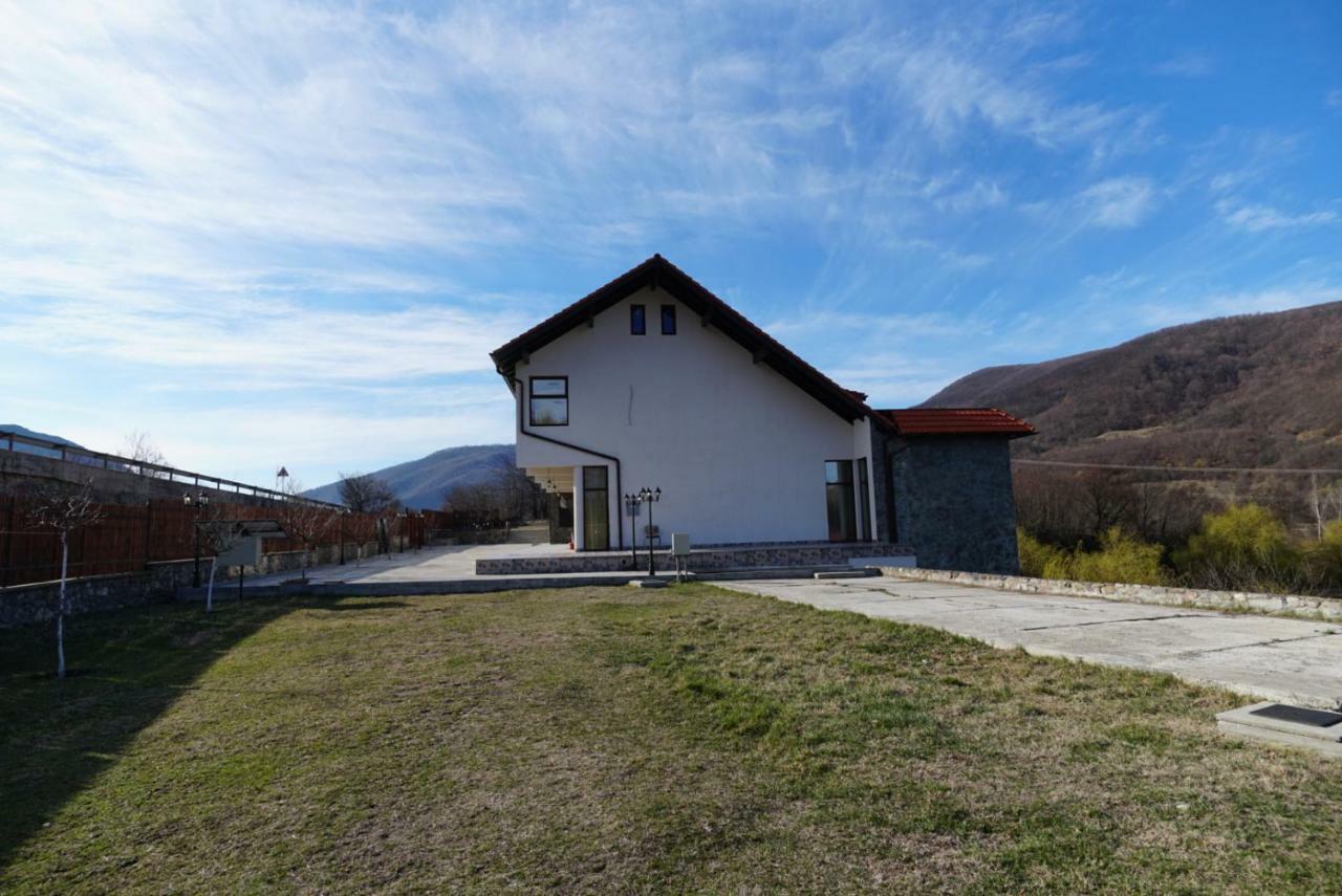 Hotel Conacul Lacurilor Băile Herculane Exterior foto